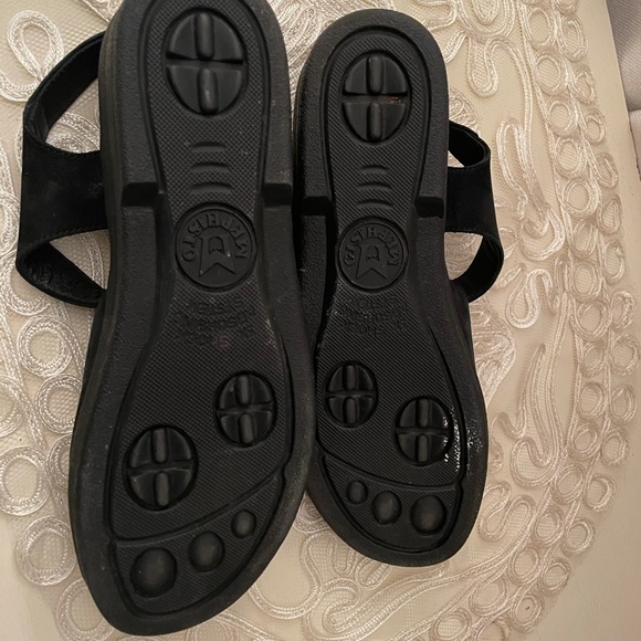 Mephisto Black Sandals never worn - Picture 5 of 10